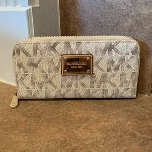 Michael Kors wallet